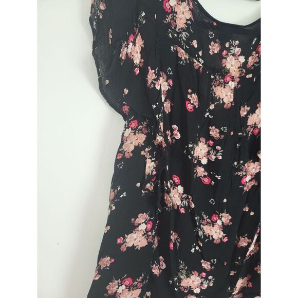 Torrid Blouse 2X Womens Plus Size Black Floral Cap Sleeve Button Front V Neck - Picture 8 of 9